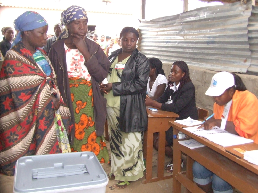 Vamos Votar-Construction of the Angolan democracy in photos
